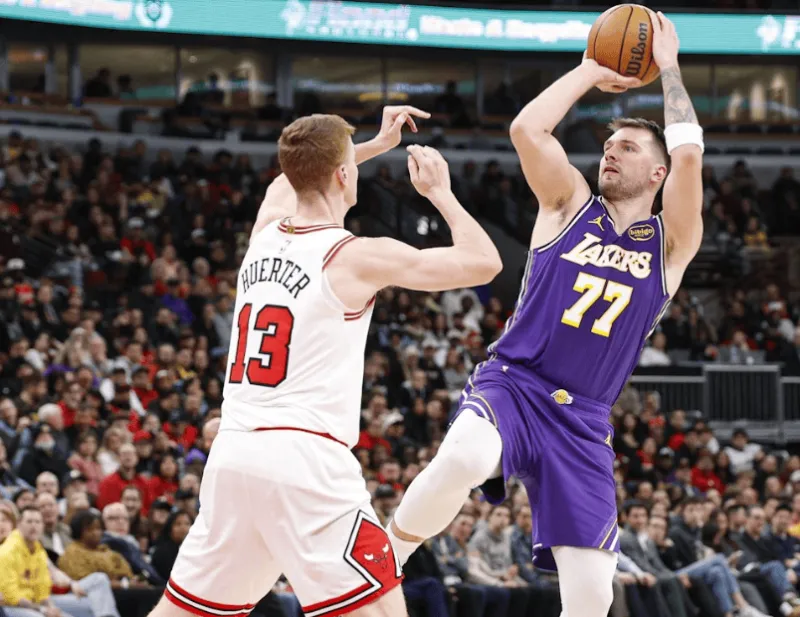 华体会网页版-东契奇加盟湖人65场2000分，加盟新球队拿2000分历史第四快