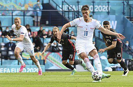 华体会网页版-鲜血换来一球一分 希克破门继续捷克迈向晋级线